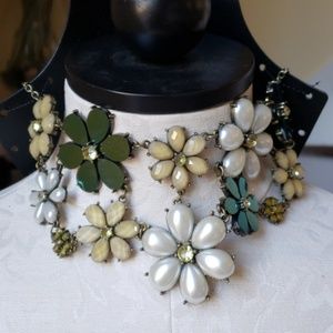 Topshop flower necklace